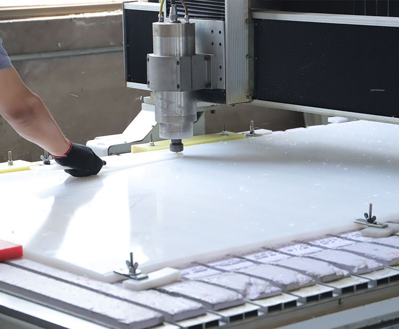 如何根據(jù)不同特性選擇合適的超高分子量聚乙烯板？