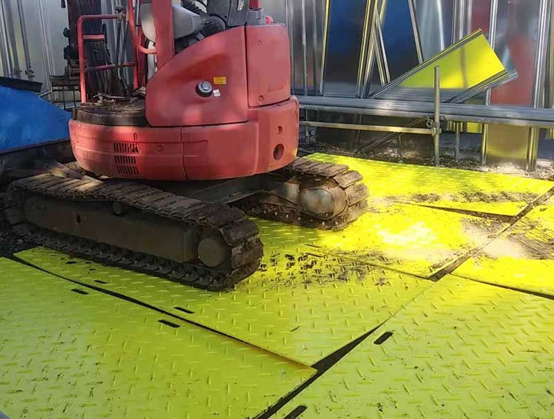 革新工程臨時鋪路方案，歐科塑業(yè)聚乙烯鋪路板升級換代